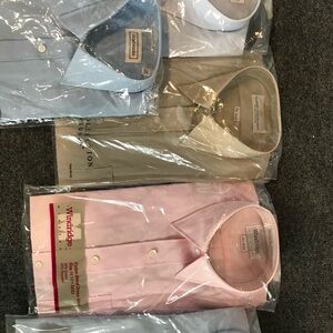 New Men’s classic wrinkle resistant crisp shirts bundle